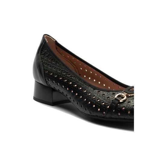 Pitillos - 11123 - NEGRO - Zapato salón con adorno y tacón bajo