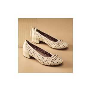 Pitillos - 11123 - CREMA - Zapato salón con adorno y tacón bajo