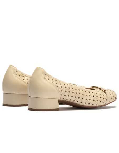 Pitillos - 11123 - CREMA - Zapato salón con adorno y tacón bajo